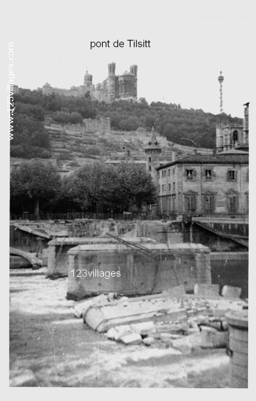 Carte postale de Lyon ... Pont détruit 1940. 1944 