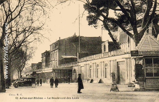 Carte postale de Arles