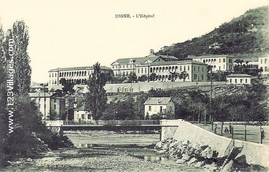 Carte postale de Digne-les-Bains