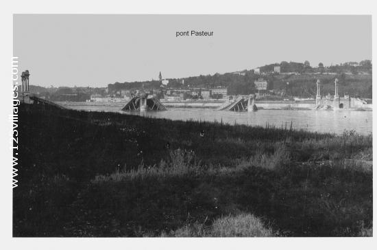 Carte postale de Lyon ... Pont détruit 1940. 1944 