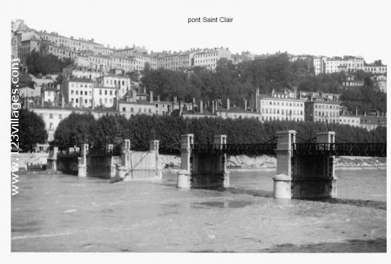 Carte postale de Lyon ... Pont détruit 1940. 1944 