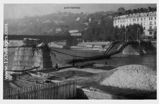 Carte postale de Lyon ... Pont détruit 1940. 1944 