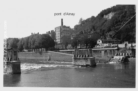 Carte postale de Lyon ... Pont détruit 1940. 1944 