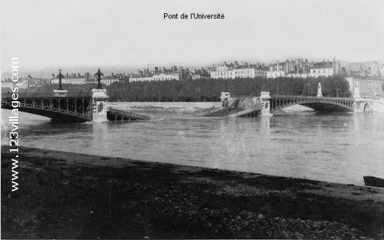 Carte postale de Lyon ... Pont détruit 1940. 1944 