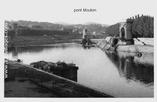 Carte postale de Lyon ... Pont détruit 1940. 1944 