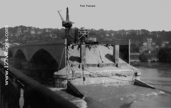 Carte postale de Lyon ... Pont détruit 1940. 1944 